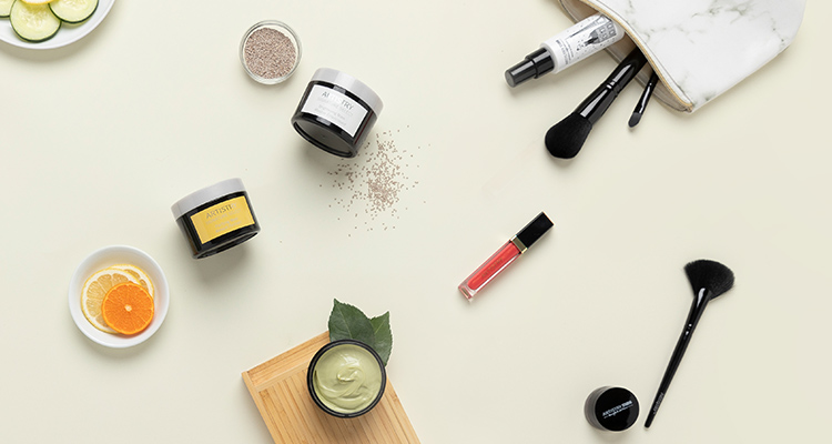 Stylised image of ARTISTRY skincare products 